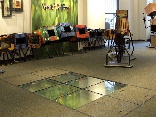 scorpionpit glassflooring close